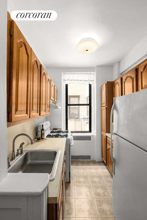 225 West 25th Street, Unit 3G photo 5