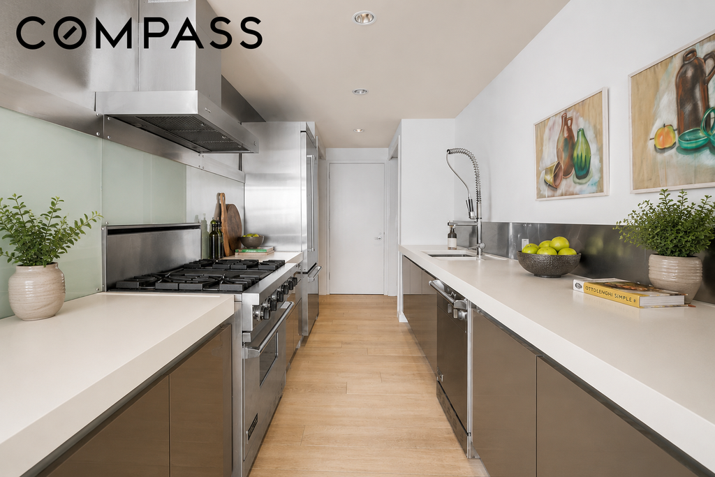 66 Ninth Avenue, Unit 4W photo 4