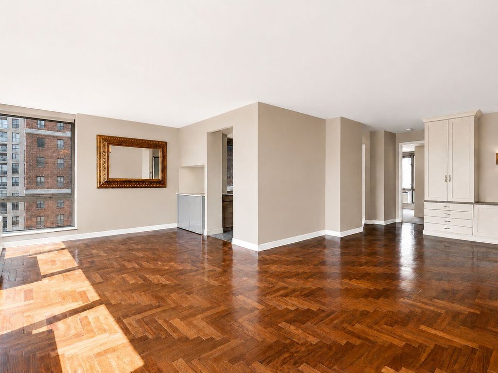 1965 Broadway, Unit 18H photo 3