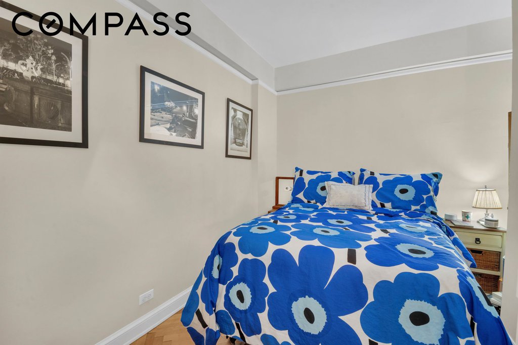 160 Cabrini Boulevard, Unit 105 photo 3