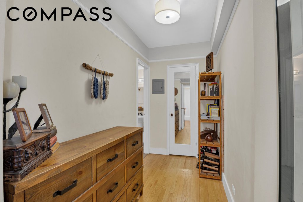 160 Cabrini Boulevard, Unit 105 photo 10