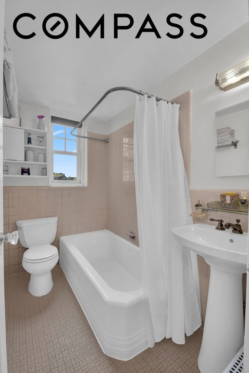 160 Cabrini Boulevard, Unit 105 photo 11