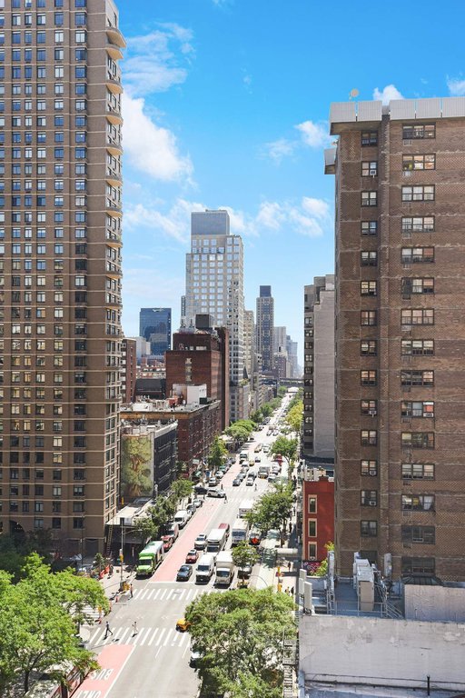 360 East 72nd Street, Unit B1409 photo 5