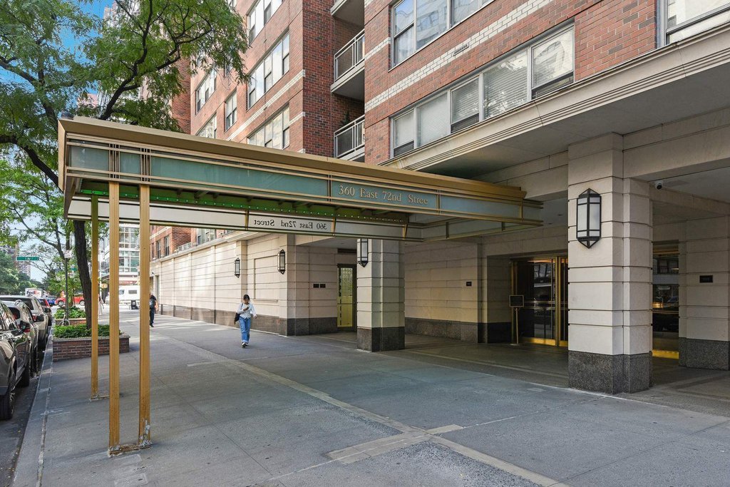 360 East 72nd Street, Unit B1409 photo 13