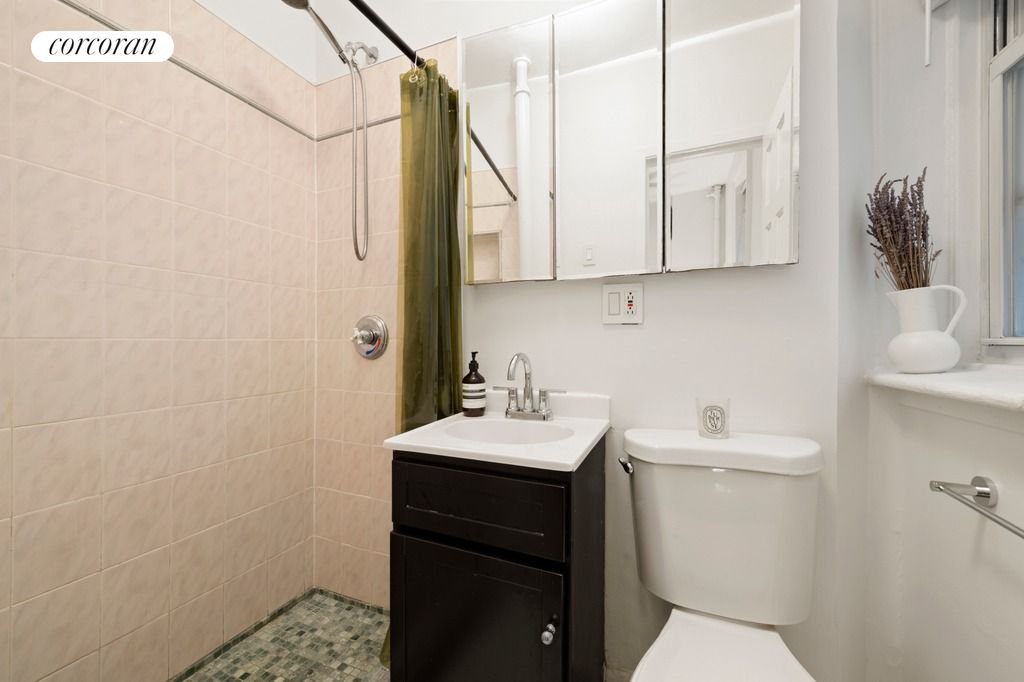 218 East 82nd Street, Unit 1FW photo 5