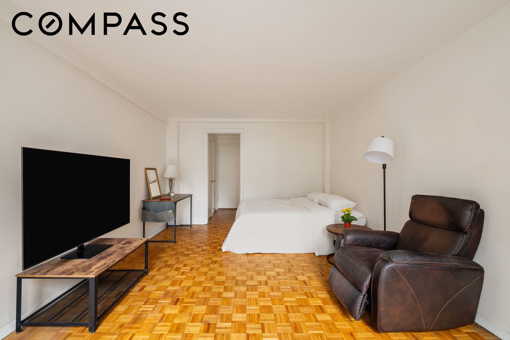 221 East 50th Street, Unit 5C photo 6
