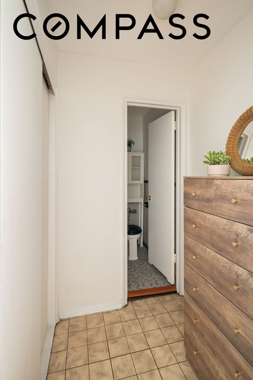 221 East 50th Street, Unit 5C photo 9