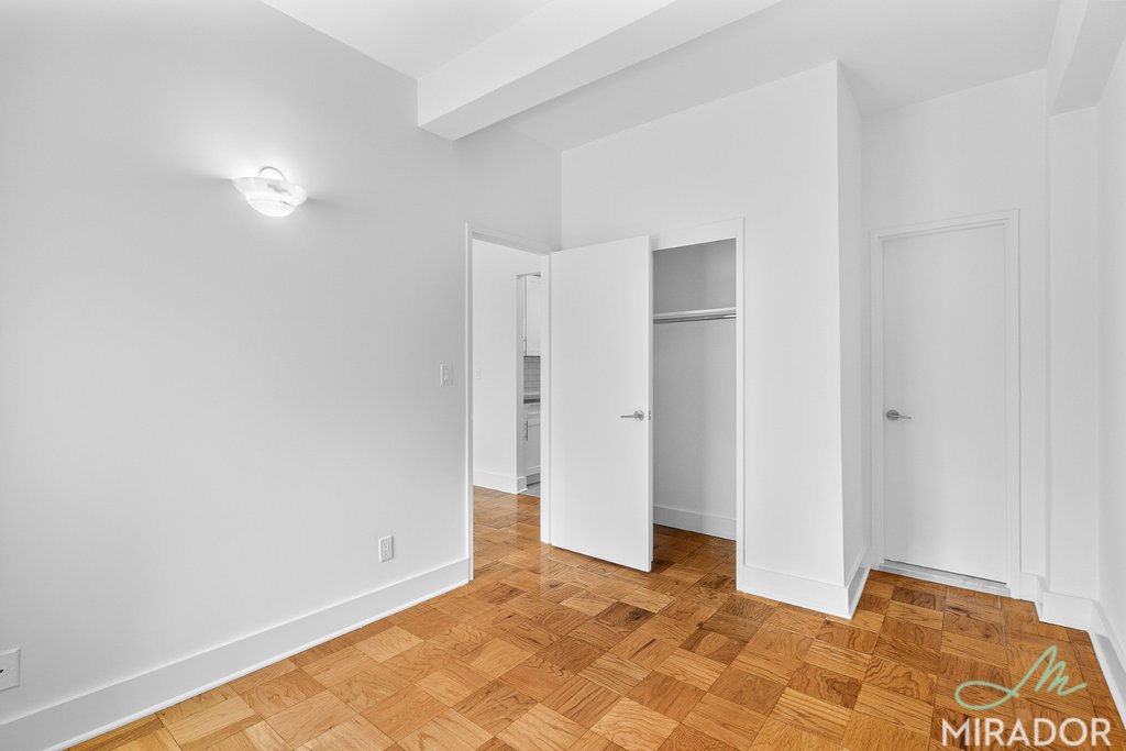 132 East 45th Street, Unit 11D photo 5