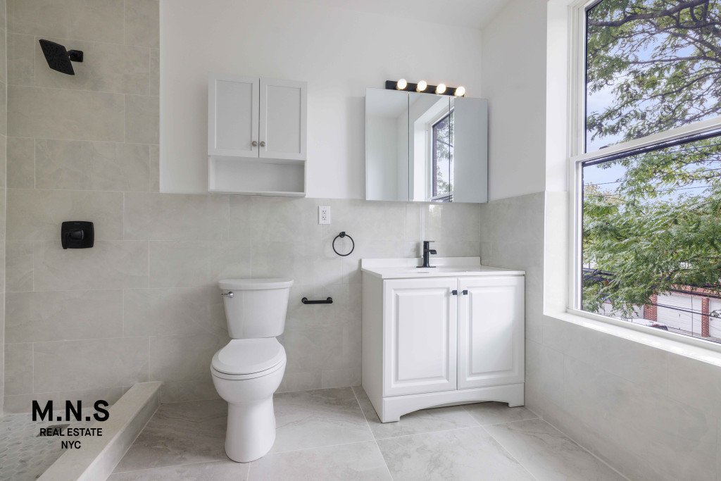 20-14 41st Street, Unit 1 photo 5