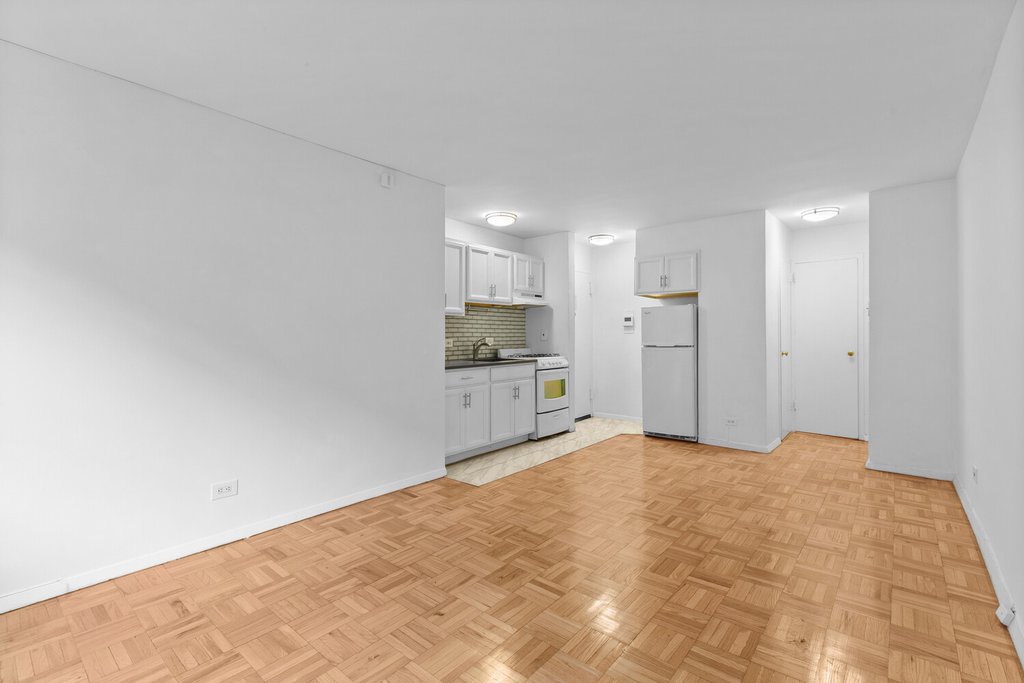 110 East 36th Street, Unit 1E photo 5