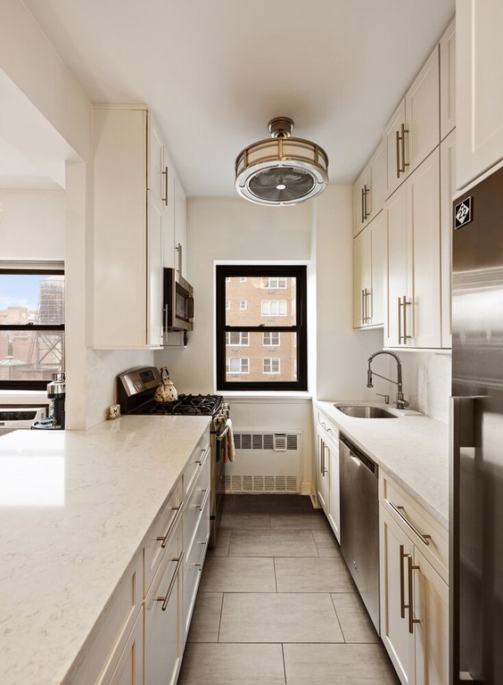181 East 73rd Street, Unit 14G photo 2