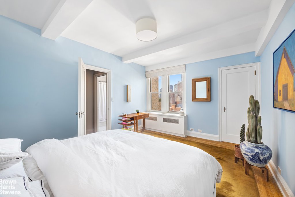 315 East 68th Street, Unit 13J photo 4