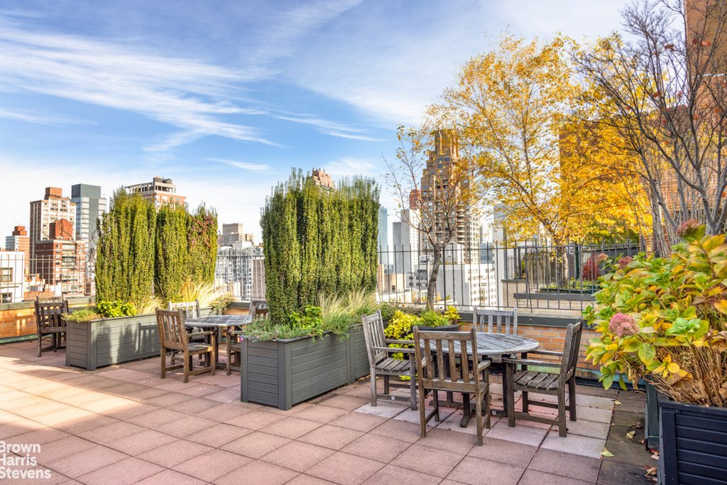 315 East 68th Street, Unit 13J photo 7
