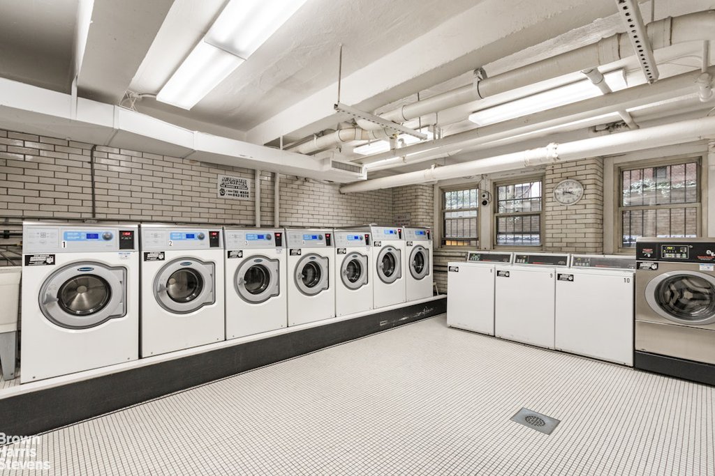 315 East 68th Street, Unit 13J photo 9