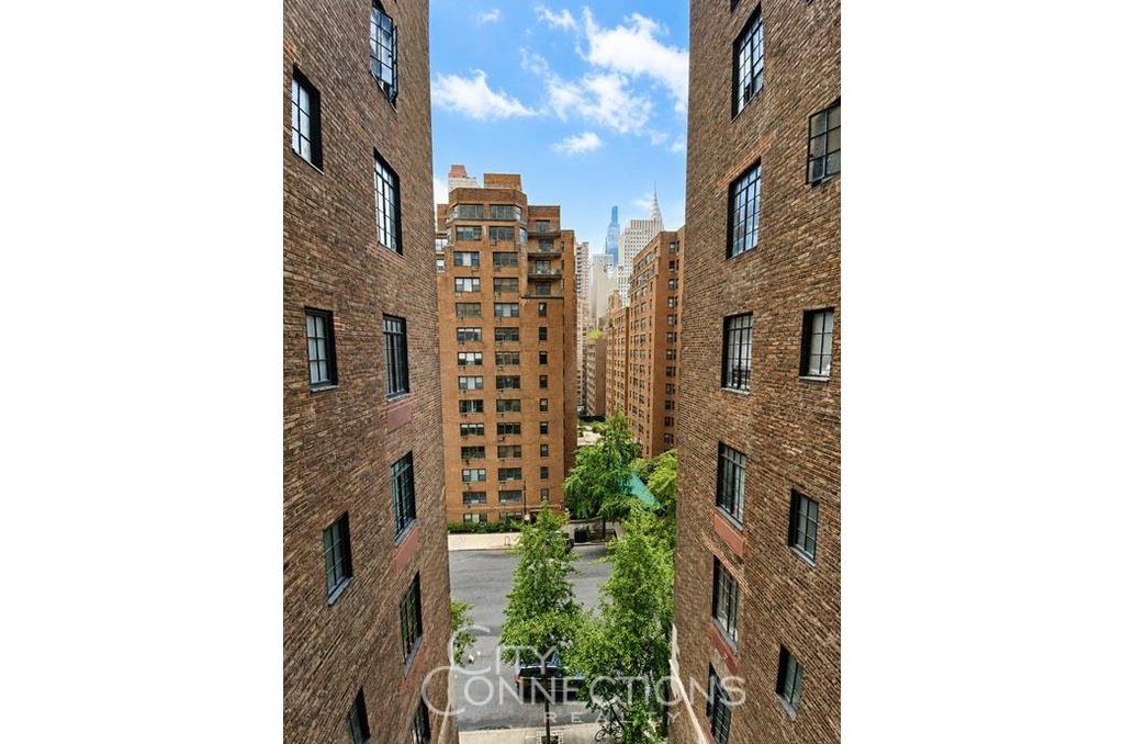 5 Tudor City Place, Unit 816 photo 2