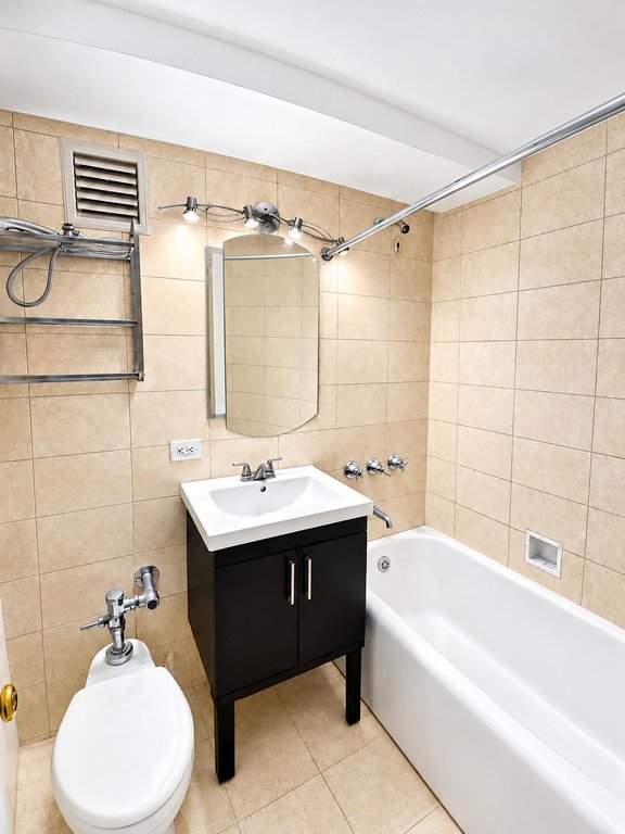 5 Tudor City Place, Unit 816 photo 8