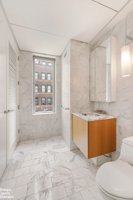 18 West 48th Street, Unit 11B photo 3