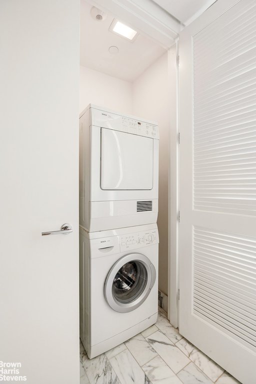 18 West 48th Street, Unit 11B photo 4