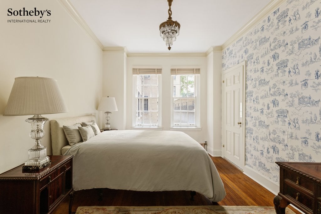 14 Sutton Place South, Unit 1B photo 9