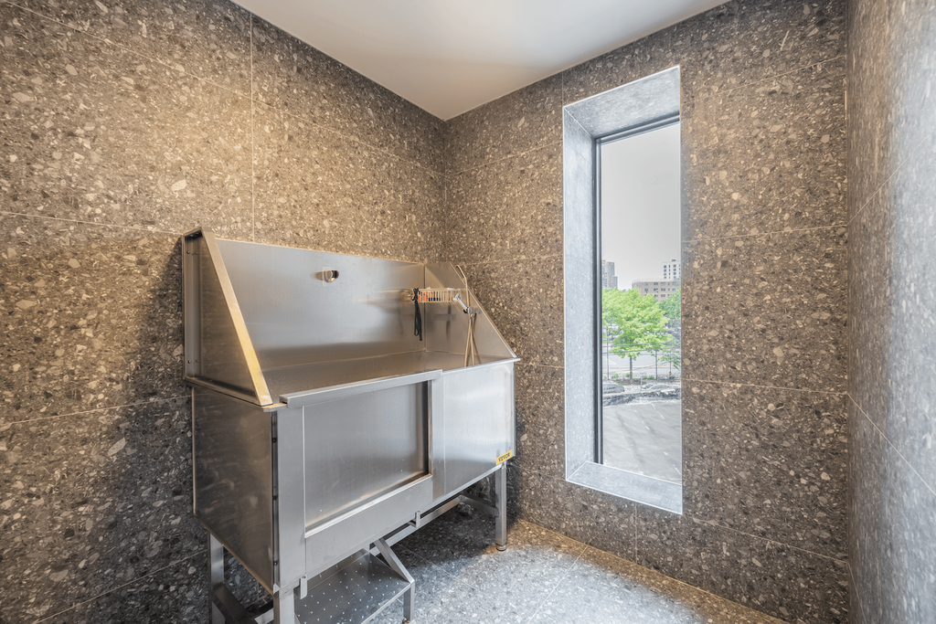 30-05 Vernon Boulevard, Unit 7E photo 10
