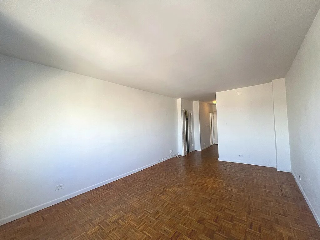 111 Third Avenue, Unit 17F photo 2