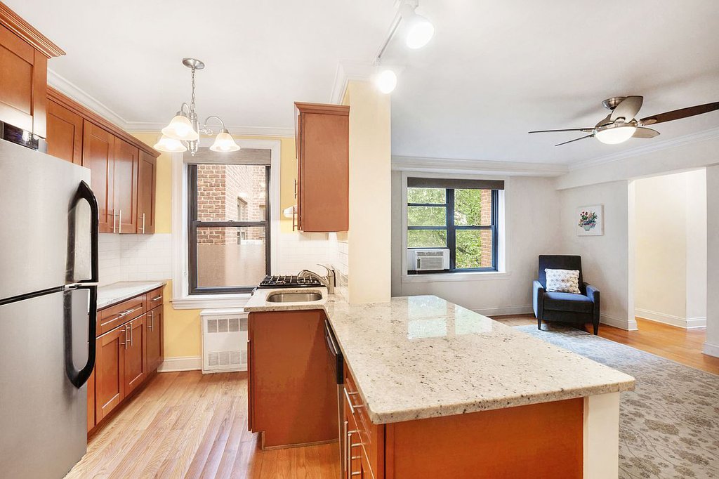 4489 Broadway, Unit 6C photo 3