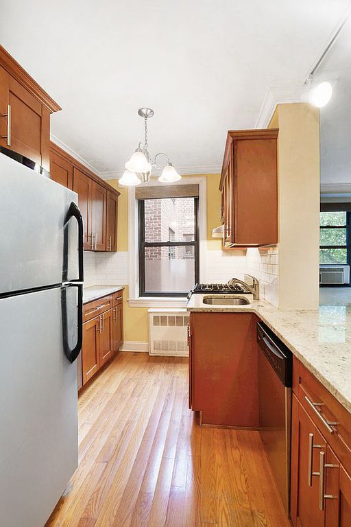4489 Broadway, Unit 6C photo 6