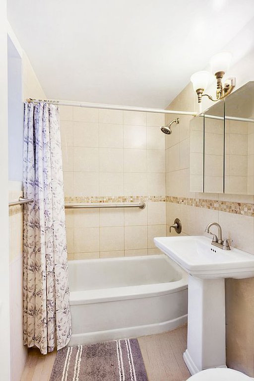 4489 Broadway, Unit 6C photo 8