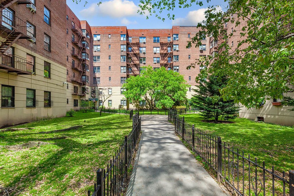 4489 Broadway, Unit 6C photo 10