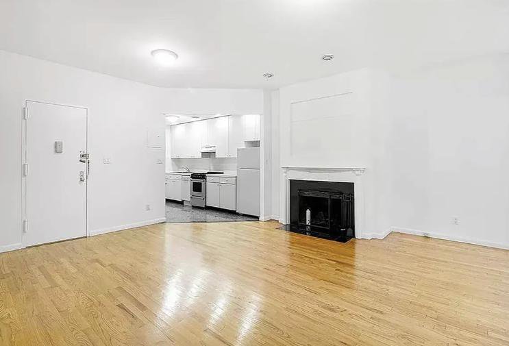 40 East 65th Street, Unit 4R photo 2