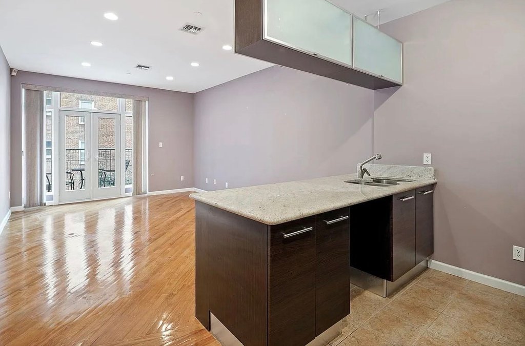 215 Parkville Avenue, Unit 3B photo 4