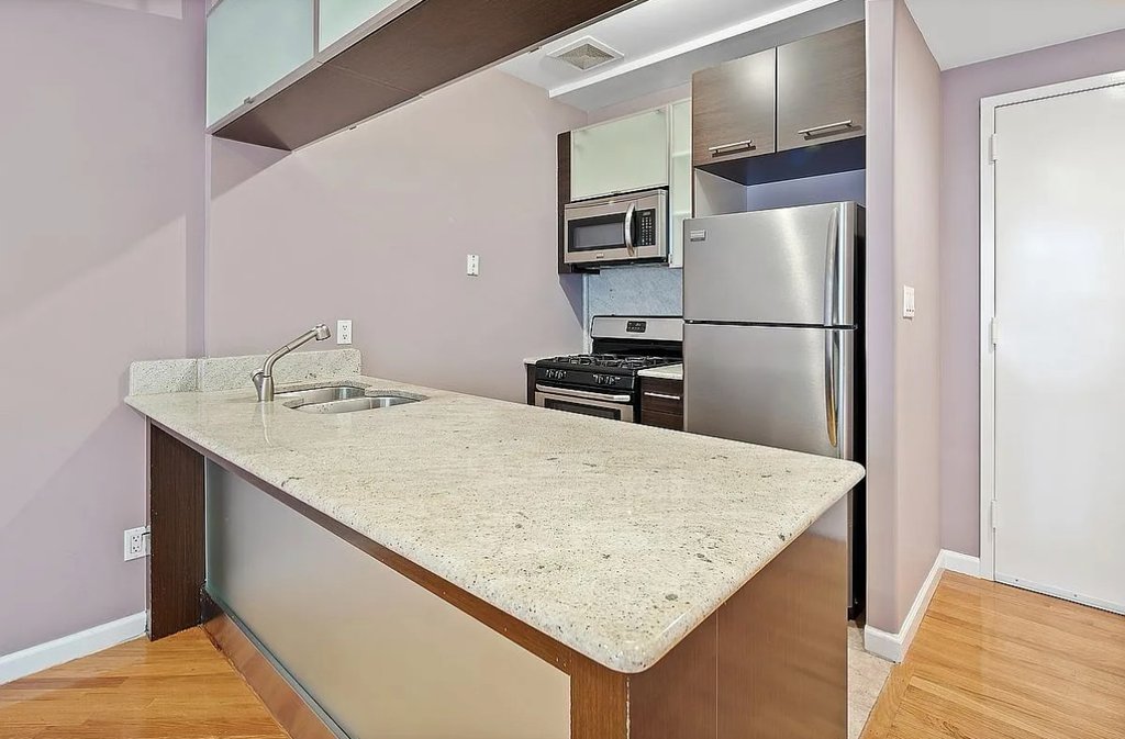 215 Parkville Avenue, Unit 3B photo 5