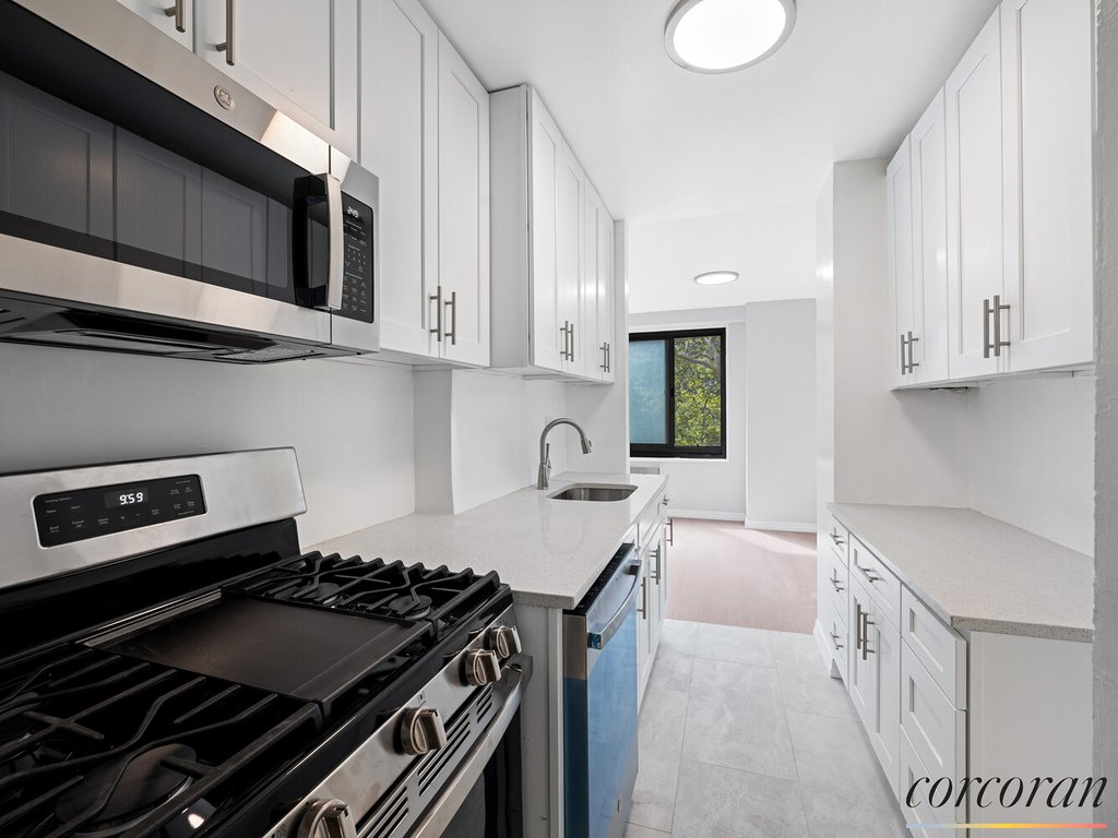 195 Willoughby Avenue, Unit 415 photo 10