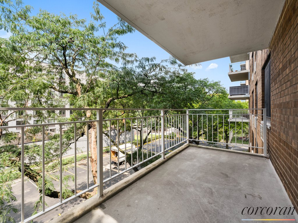 195 Willoughby Avenue, Unit 415 photo 11