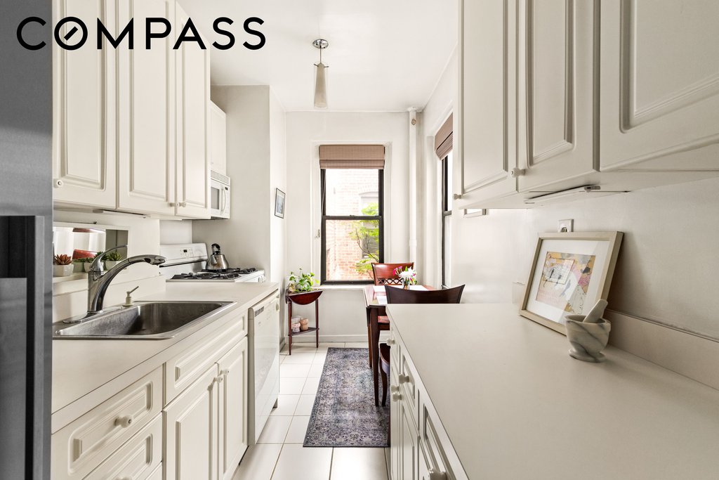 305 East 88th Street, Unit 6D photo 2