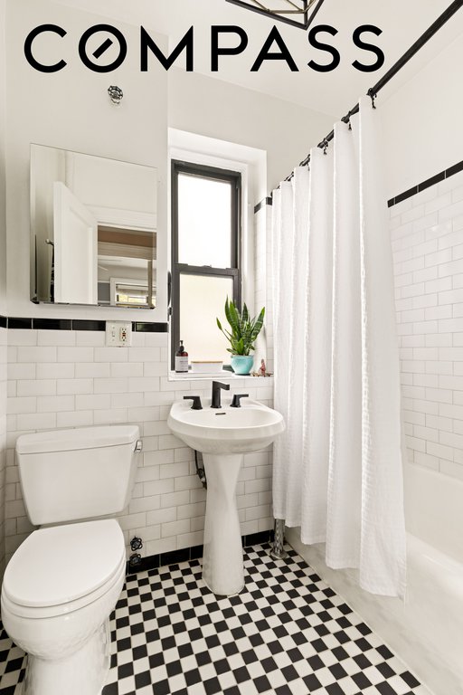 305 East 88th Street, Unit 6D photo 4