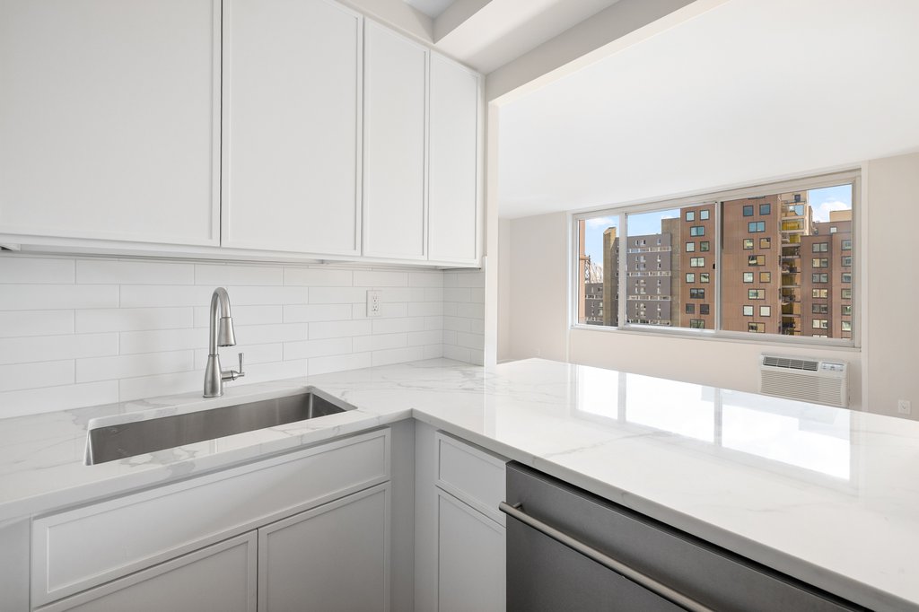 555 Main Street, Unit 1408 photo 9