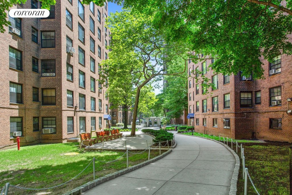 361 Clinton Avenue, Unit 6H photo 8