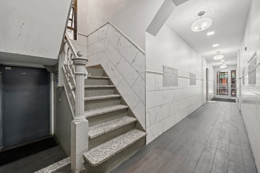 345 Bedford Avenue, Unit F4 photo 2