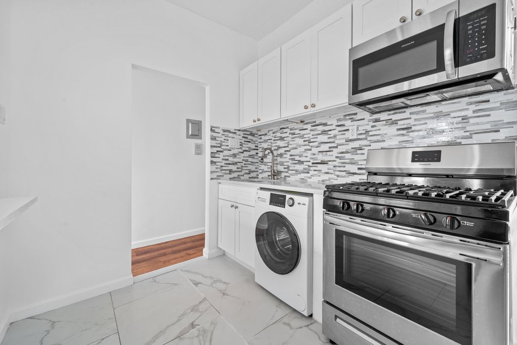 345 Bedford Avenue, Unit F4 photo 3