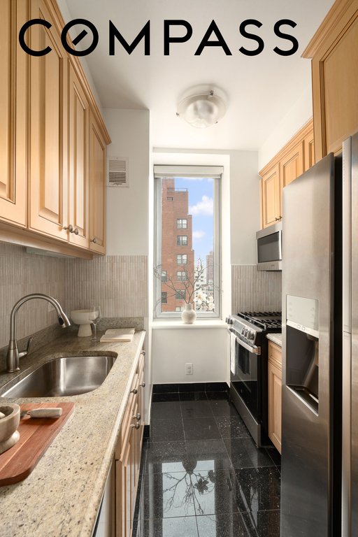 401 East 84th Street, Unit 15A photo 4