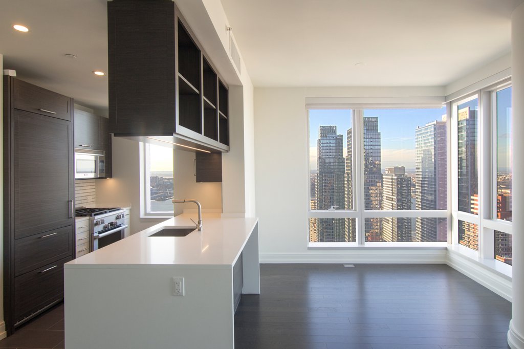 555 Tenth Avenue, Unit 51N photo 3