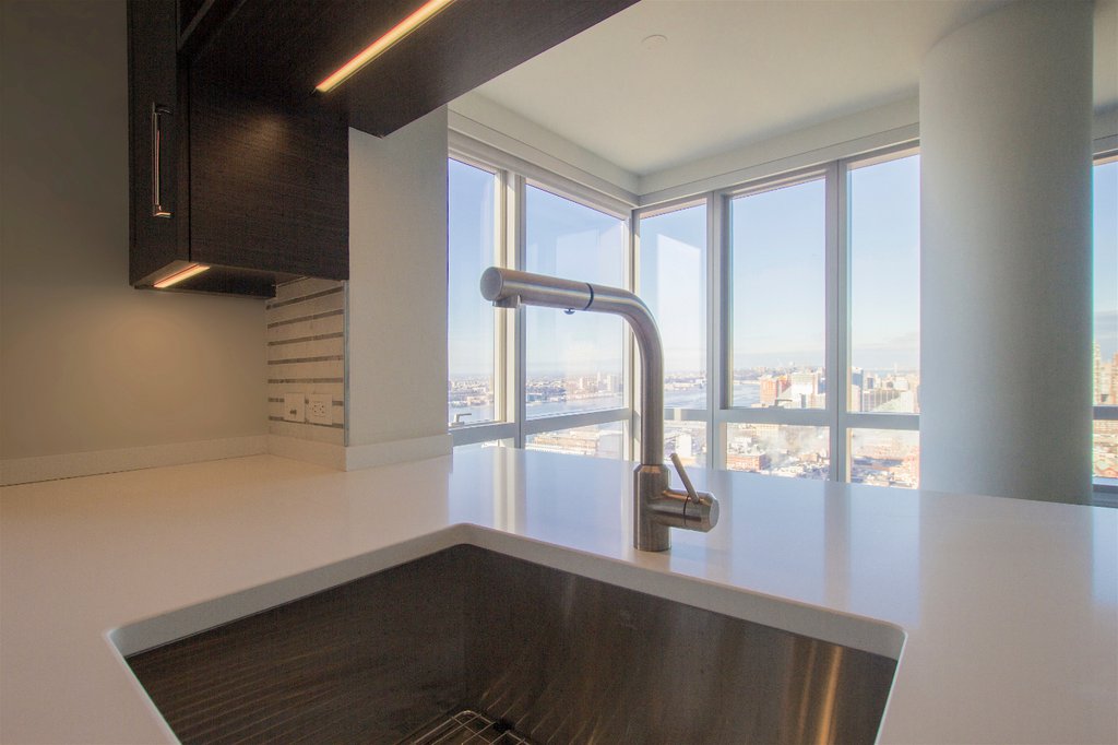 555 Tenth Avenue, Unit 51N photo 6