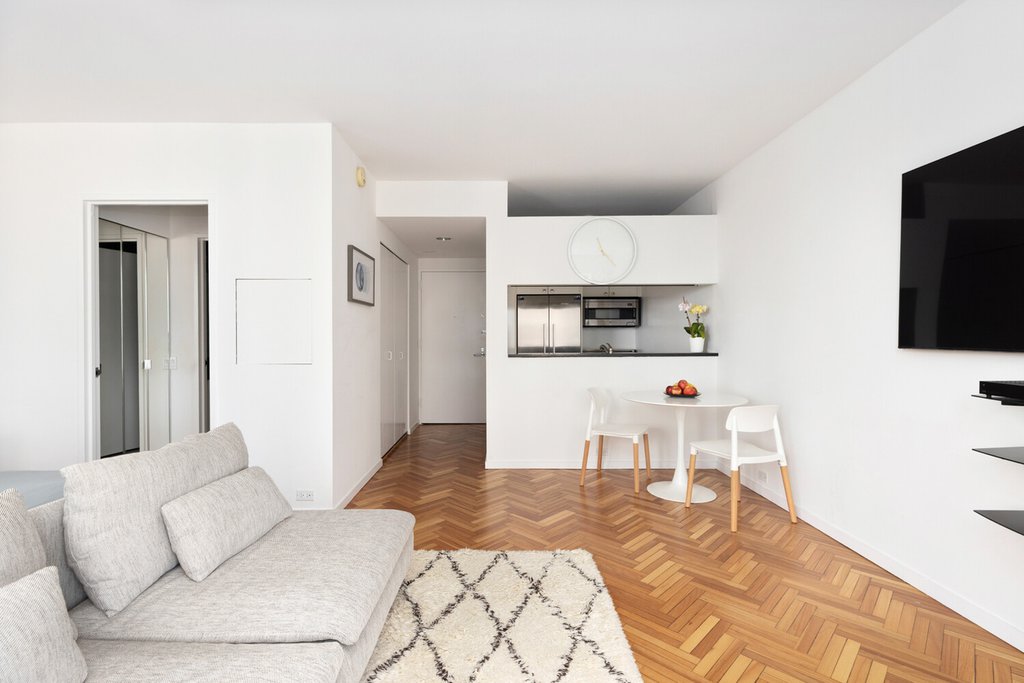 150 West 56th Street, Unit 4606 photo 2