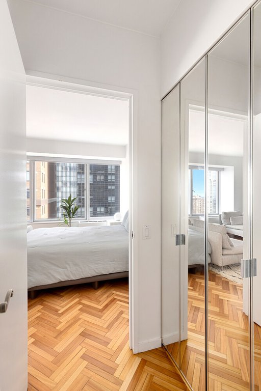 150 West 56th Street, Unit 4606 photo 3
