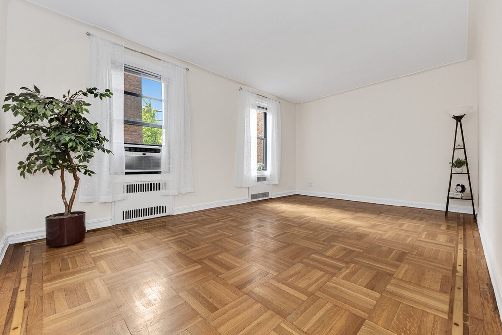 83-80 118th Street, Unit 2M photo 2