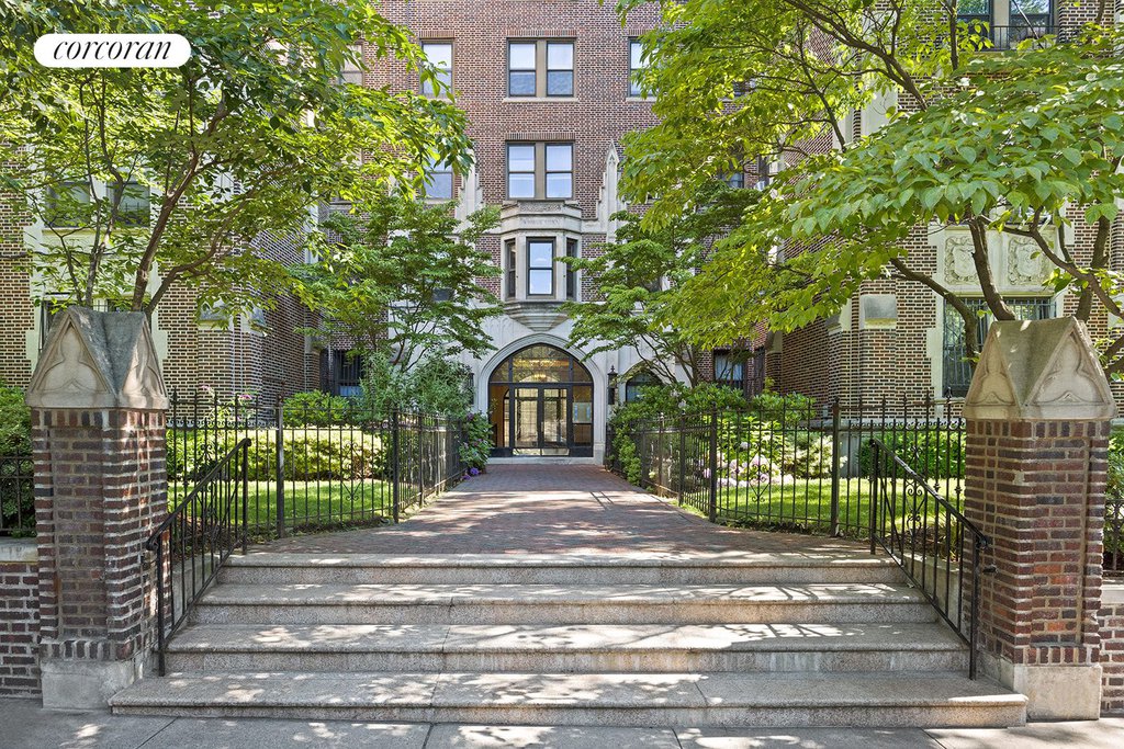 255 Eastern Parkway, Unit A6 photo 17