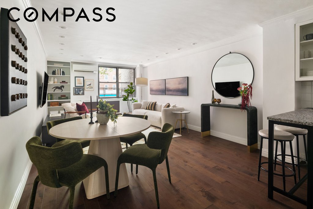 32 Gramercy Park South, Unit 2A photo 3