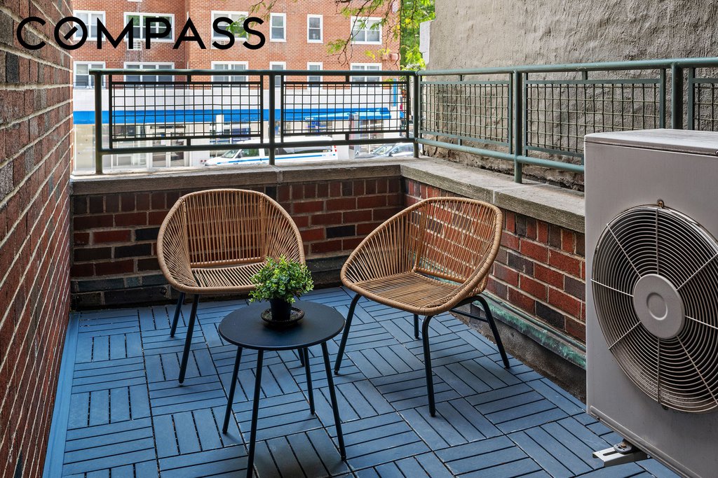 32 Gramercy Park South, Unit 2A photo 7