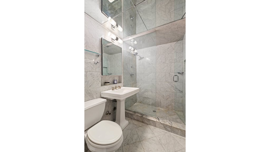 161 West 16th Street, Unit 8K photo 4